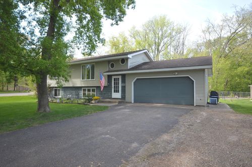 3995 Stockdale Dr, Vadnais Heights, MN, 55127-7519 | Card Image
