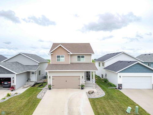 1158 Highland Ln W, West Fargo, ND, 58078-8892 | Card Image