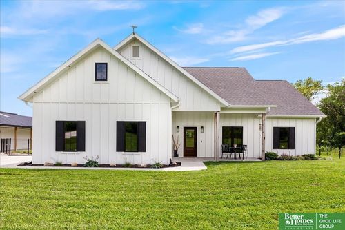 2484 280th St, Logan, IA, 51546-6011 | Card Image