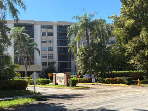 apt-702-900 Ne 195th St, Miami, FL, 33179-3455 | Card Image