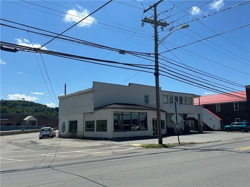 549 E Mahoning Street, Punxsutawney Area School District, PA, 15767 | Card Image