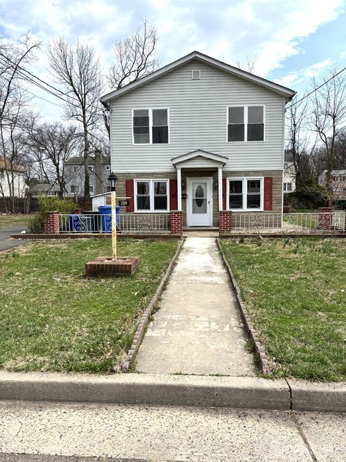 210 2nd St, Middlesex, NJ, 08846-2126 | Card Image
