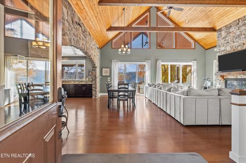 493 Bankwood Ln, La Follette, TN, 37766-6573 | Card Image