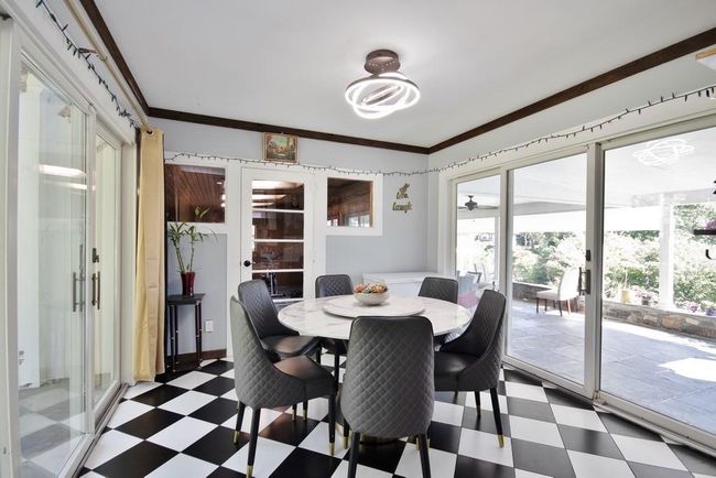 Crown molding in Kitchen | Image 6