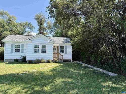 756 N Augusta Ave, WAYNESBORO, VA, 22980-2806 | Card Image