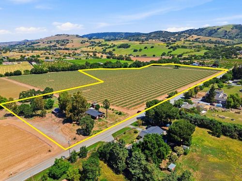 3115 Leavesley Road, Gilroy, CA, 95020 | Card Image