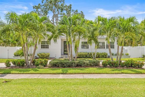 322 35th Ave Ne, St Petersburg, FL, 33704-1546 | Card Image