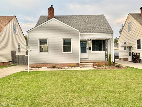 1112 Clearview Ave, Parma, OH, 44134-3206 | Card Image