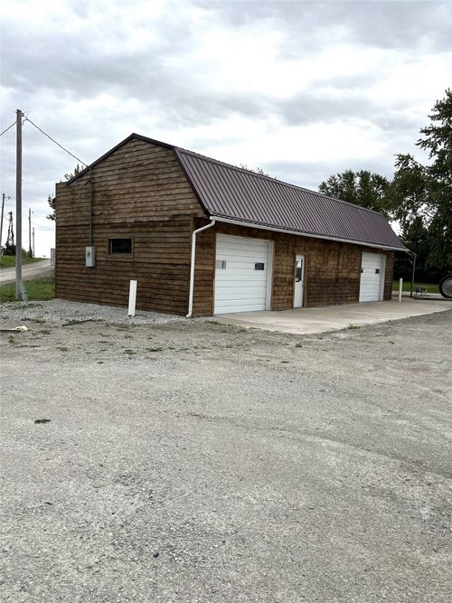 2012 Highway 5, Knoxville, IA, 50138-8976 | Card Image