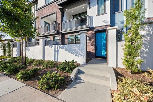 8887 Orangethorpe Ave, Buena Park, CA, 90621-1178 | Card Image