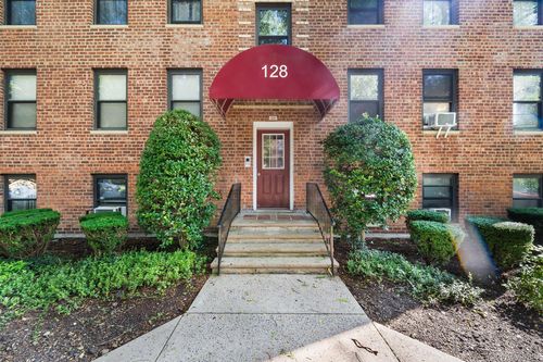 b4-128 Richbell Road, Mamaroneck, NY, 10538 | Card Image