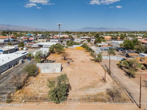 0-3130 N Los Altos Ave, Tucson, AZ, 85705-3935 | Card Image