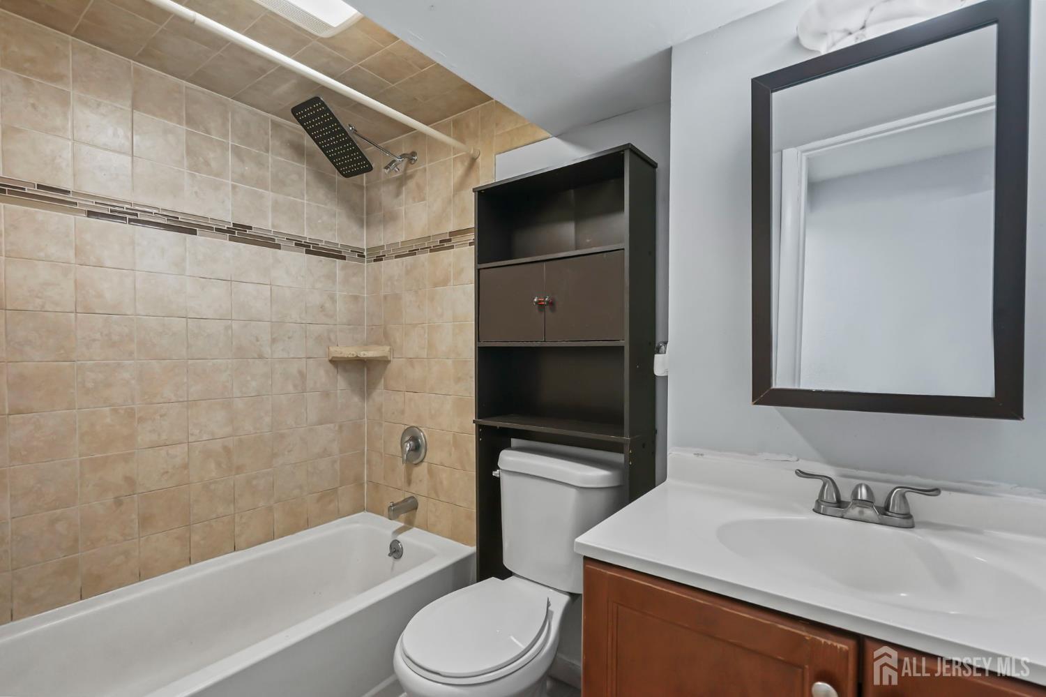 Residential Lease in Edison 5