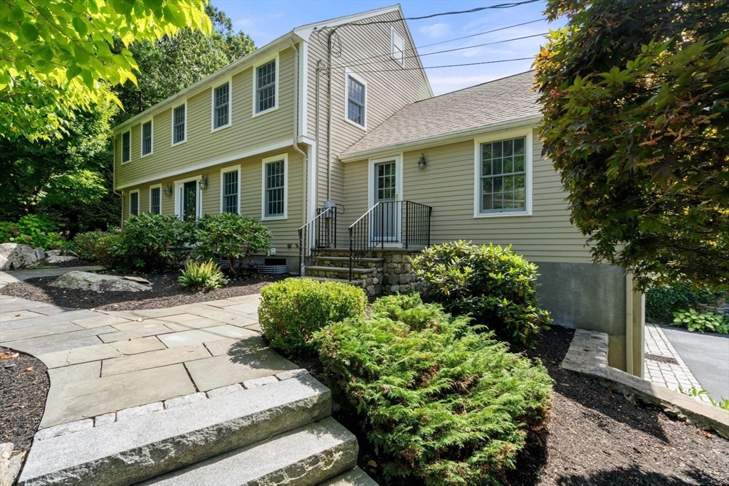 Colonial Rd, Dover, MA 02030