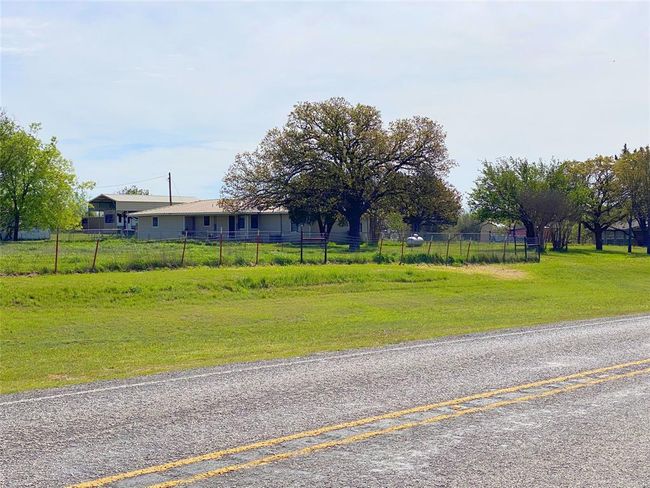 864 Highway 101, House other with 2 bedrooms, 1 bathrooms and null parking in Sunset TX | Image 22