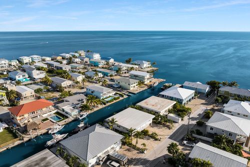 668 &amp; 670 89th Street Ocean, Marathon, FL, 33050 | Card Image