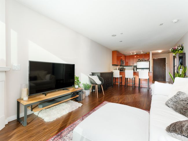 1107 - 188 E Espl, Condo with 1 bedrooms, 1 bathrooms and 1 parking in North Vancouver BC | Image 7