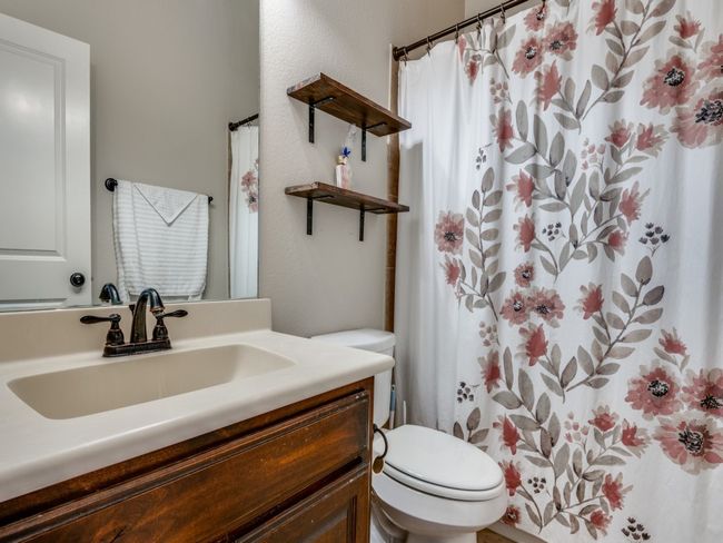 1314 Greenrock Ct, House other with 3 bedrooms, 2 bathrooms and null parking in Midlothian TX | Image 6