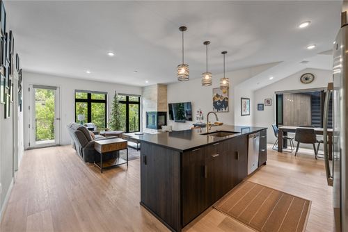 734-930 Blue River Pkwy, Silverthorne, CO, 80498-8958 | Card Image