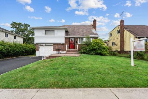 46 Ford Dr W, Massapequa, NY, 11758-3723 | Card Image