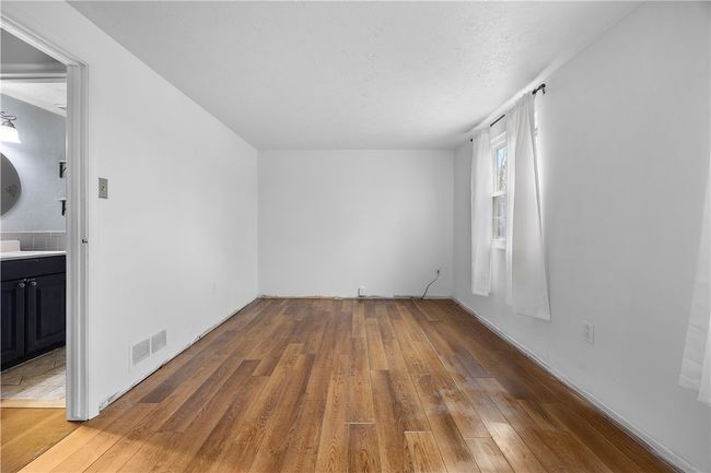 Large enough to fit a King sized bed | Image 20