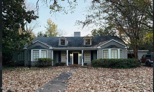 325 Woodlawn Dr, Greenville, MS, 38701-6372 | Card Image