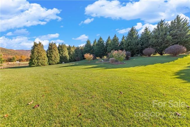 side yard with invisible fence for pets | Image 46