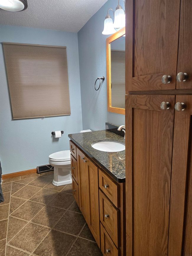 1005 Red Maple Ave, House other with 3 bedrooms, 2 bathrooms and null parking in Cresco IA | Image 18