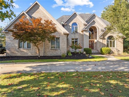 3770 Winterberry Dr, Akron, OH, 44333-8352 | Card Image