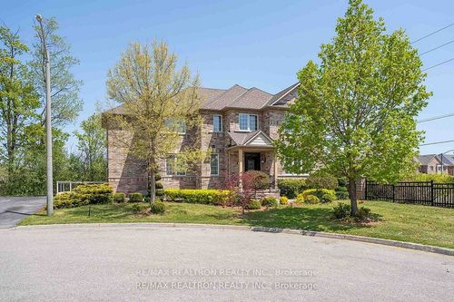 12 Edgevalley Crt, Brampton, ON, L6P2P8 | Card Image