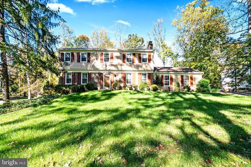 10206 Carol St, Great Falls, VA, 22066-2913 | Card Image