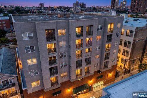 318 54th St, West New York, NJ, 07093-6865 | Card Image