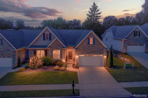 12360 Worthington Ct, Grand Blanc, MI, 48439-2471 | Card Image