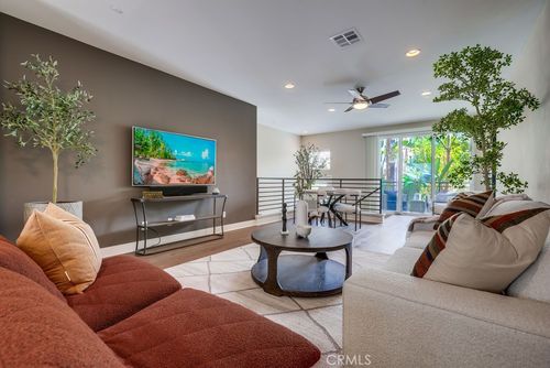 75 Lennox, Irvine, CA, 92612-0002 | Card Image