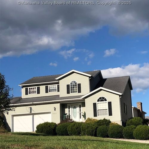 220 Crestview Dr, Charleston, WV, 25302-4408 | Card Image