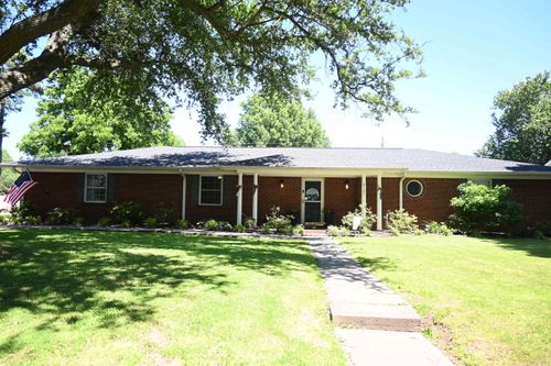 2107 Strait Pl, Stuttgart, AR, 72160-6442 | Card Image