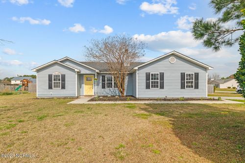 101 N Ivy Dr, Hubert, NC, 28539-3646 | Card Image