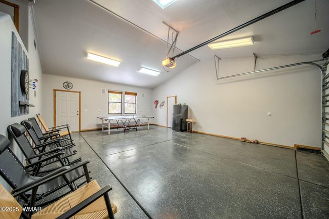 Oversized 3 car garage w/expoxy floors | Image 33