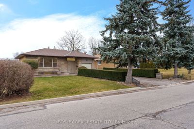 47 Tinder Cres, House other with 3 bedrooms, 2 bathrooms and 5 parking in North York ON | Image 1