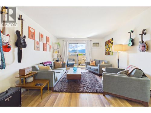 311 - 1640 Ufton Crt, Condo with 1 bedrooms, 1 bathrooms and 1 parking in Kelowna BC | Card Image