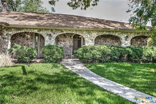 980 Thomas Arnold Rd, Salado, TX, 76571-5776 | Card Image