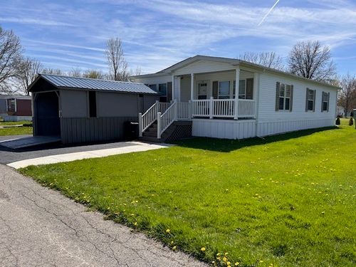 24 Meadow Ct, McKean, PA, 16426-1352 | Card Image