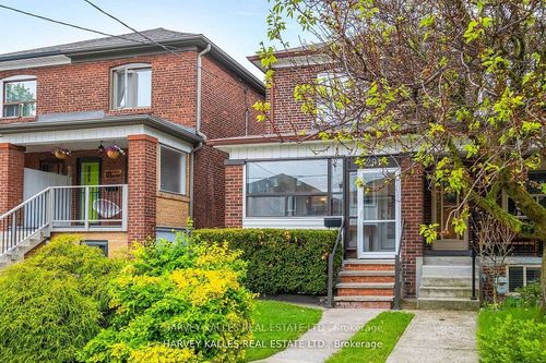 291 Arlington Ave, York, ON, M6C2Z8 | Card Image