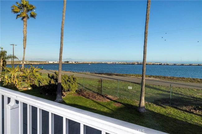 1627 Seal Way, House other with 3 bedrooms, 4 bathrooms and 4 parking in Seal Beach CA | Image 13