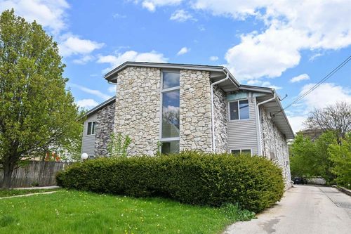 201 Maple Ave, Waukesha, WI, 53186-4743 | Card Image