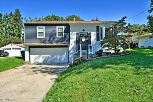 8285 Longview Dr Ne, Warren, OH, 44484-1933 | Card Image