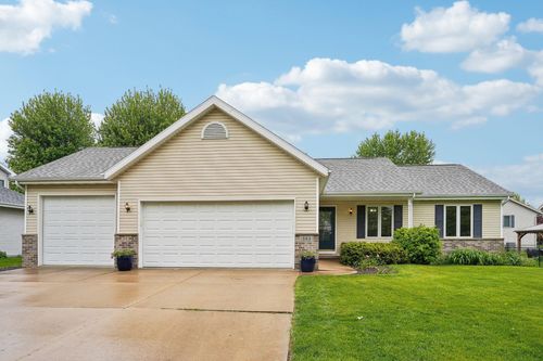 348 Country Clover Dr, Deforest, WI, 53532-1769 | Card Image