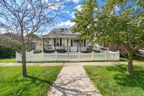 212 S Michigan St, La Paz, IN, 46537 | Card Image