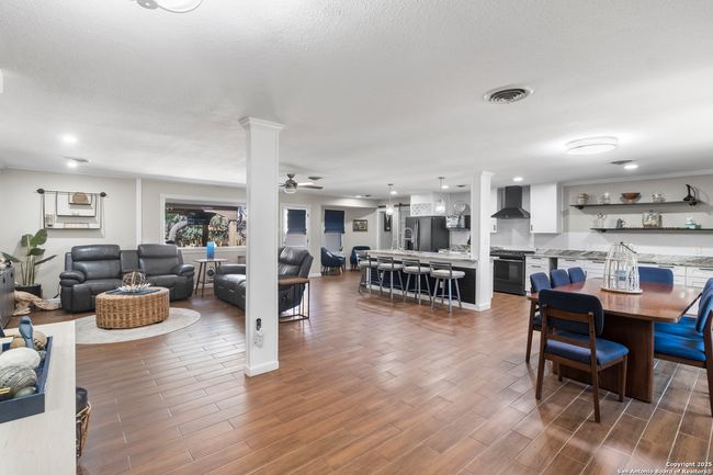 Open Floor Plan | Image 5