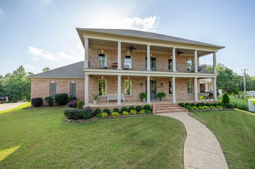 220 Anchor Bay Pt, Savannah, TN, 38372-5656 | Card Image